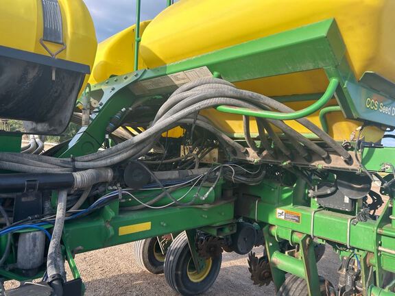 2011 John Deere 1770NT CCS Planter