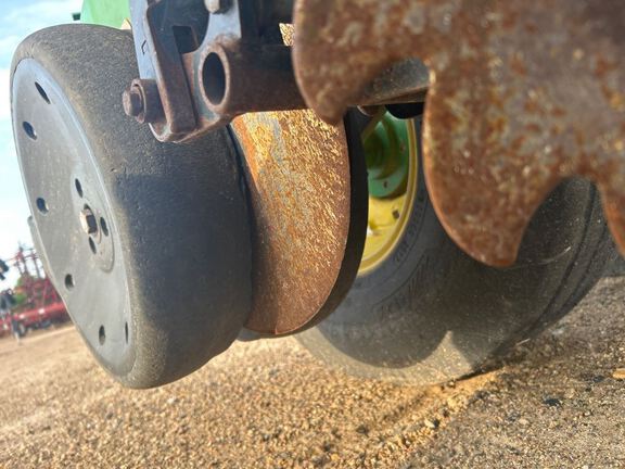 2011 John Deere 1770NT CCS Planter