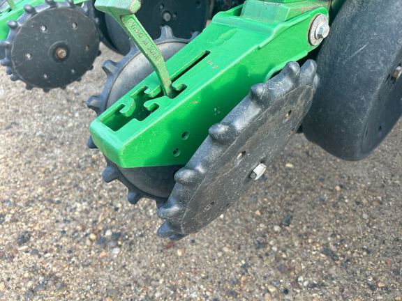 2011 John Deere 1770NT CCS Planter