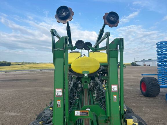 2011 John Deere 1770NT CCS Planter