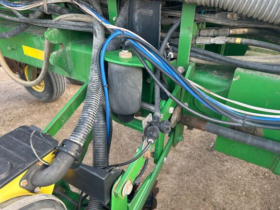 2011 John Deere 1770NT CCS Planter