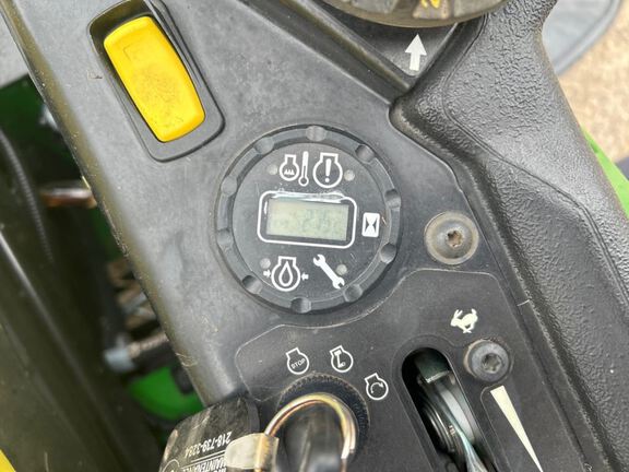 2023 John Deere Z930R Mower/Zero Turn