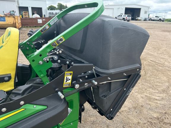 2023 John Deere Z930R Mower/Zero Turn