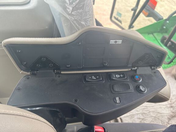 2025 John Deere 9RX 590 Tractor Rubber Track