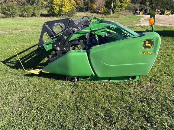 2014 John Deere 635FD Header Combine