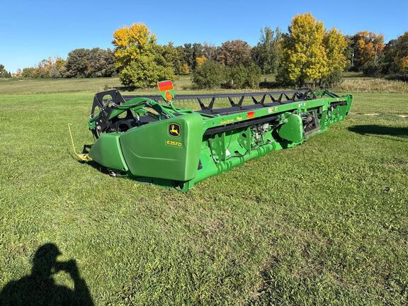 2014 John Deere 635FD Header Combine
