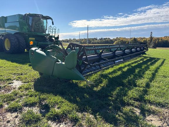 2014 John Deere 635FD Header Combine
