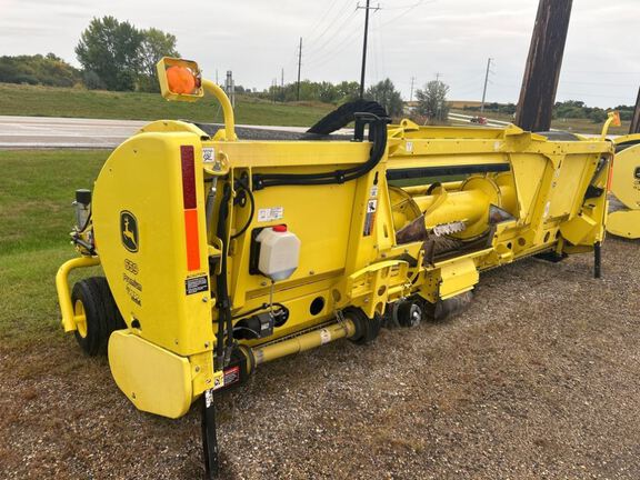 2022 John Deere 659 Header Forage