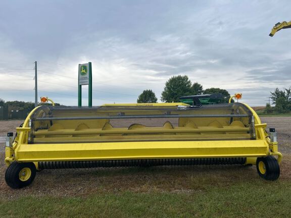 2022 John Deere 659 Header Forage