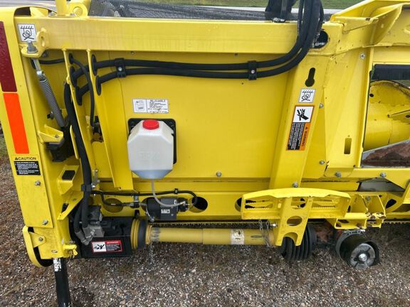 2022 John Deere 659 Header Forage