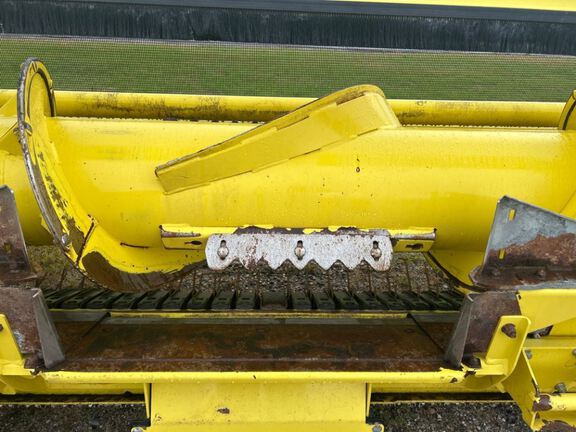 2022 John Deere 659 Header Forage
