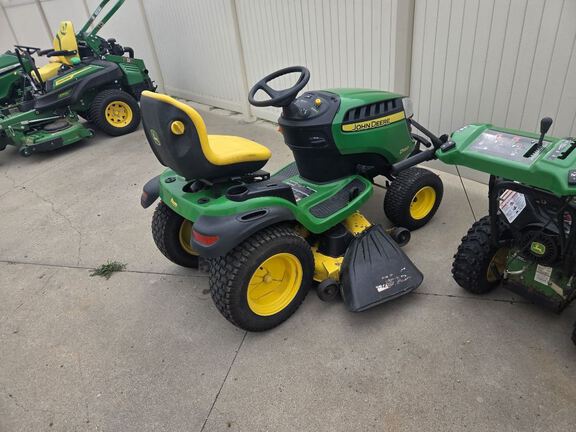 2017 John Deere D160 Garden Tractor