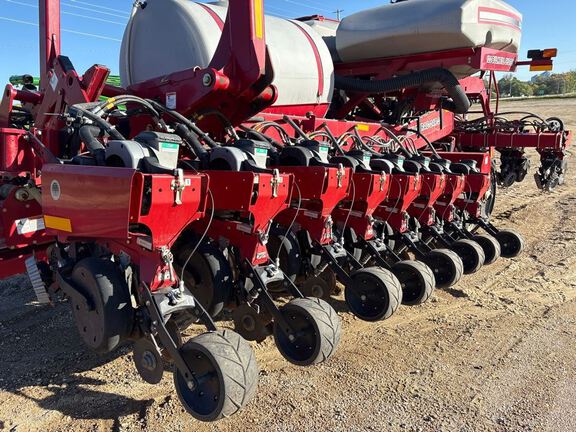 2013 Case YIELDTRAC 24 Planter