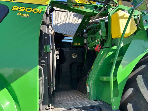2022 John Deere 9900 Forage Harvester