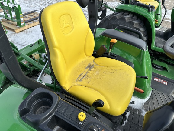 2016 John Deere 3046R Tractor Compact