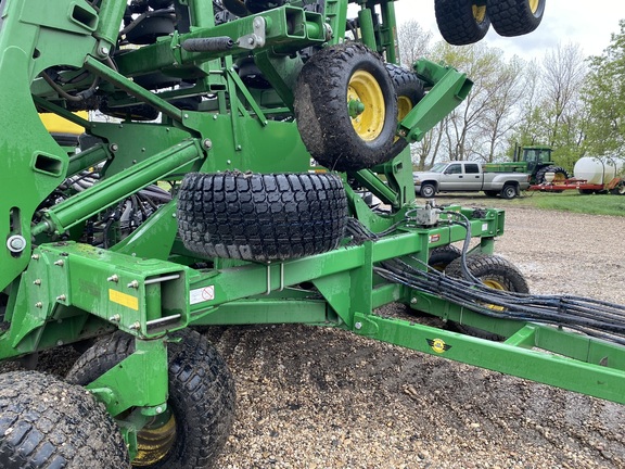 2014 John Deere 1890 Air Seeder