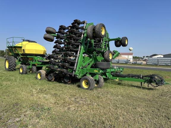 2014 John Deere 1890 Air Seeder