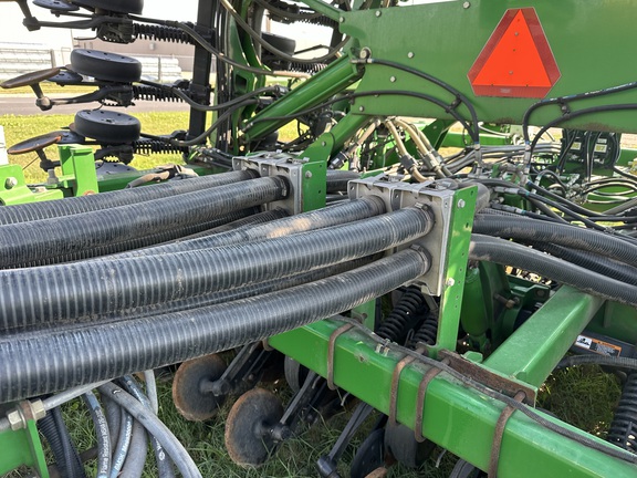 2014 John Deere 1890 Air Seeder