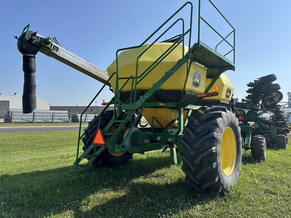 2014 John Deere 1890 Air Seeder