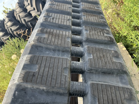 2023 John Deere DRB Tires