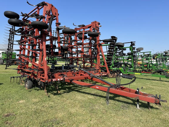 2001 Case IH TIGERMATE II Field Cultivator