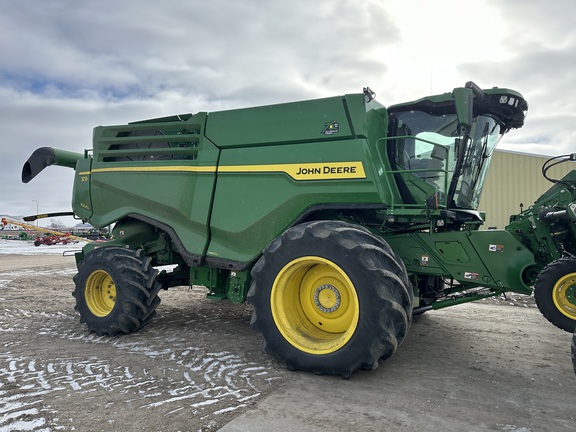 2022 John Deere X9 1000 Combine