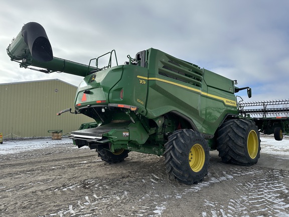 2022 John Deere X9 1000 Combine