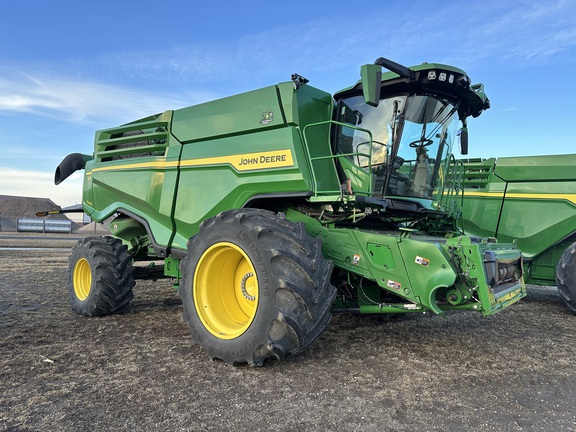 2022 John Deere X9 1000 Combine