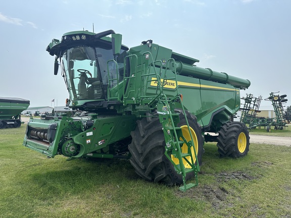 2022 John Deere X9 1000 Combine