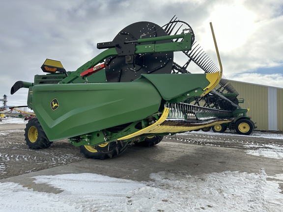 2022 John Deere HD40F Header Combine