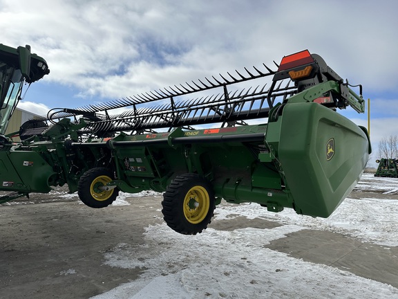 2022 John Deere HD40F Header Combine