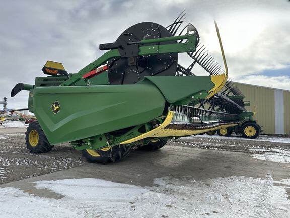 2022 John Deere HD40F Header Combine