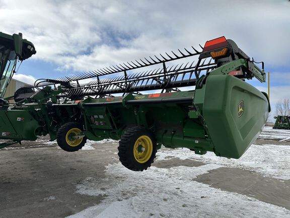2022 John Deere HD40F Header Combine