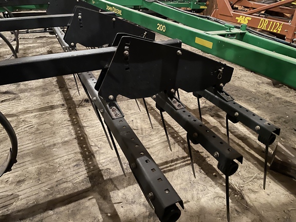 2008 John Deere 2410 Chisel Plow