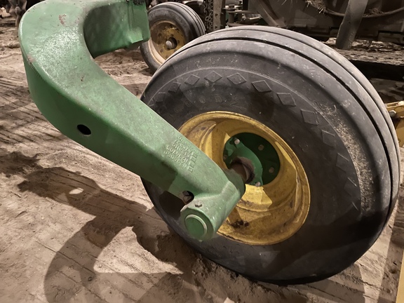 2008 John Deere 2410 Chisel Plow