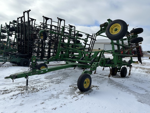 2008 John Deere 2410 Chisel Plow