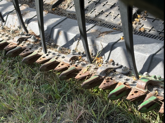 2022 John Deere HD50F Header Combine