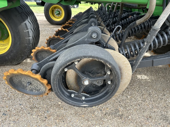 2021 John Deere 1890 Air Seeder