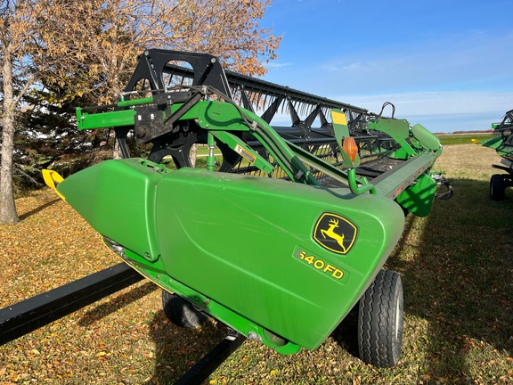 2013 John Deere 640FD Header Combine