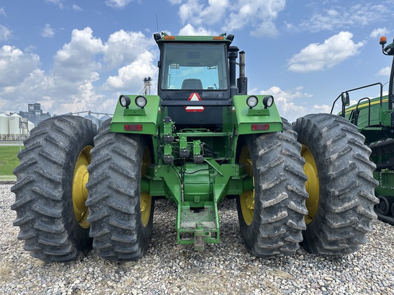 1995 John Deere 8870 Tractor 4WD