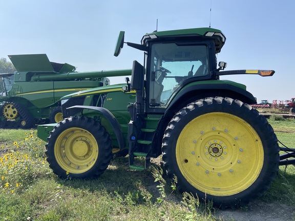 2020 John Deere 7R 230 Tractor