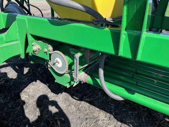 2006 John Deere 1890 Air Seeder