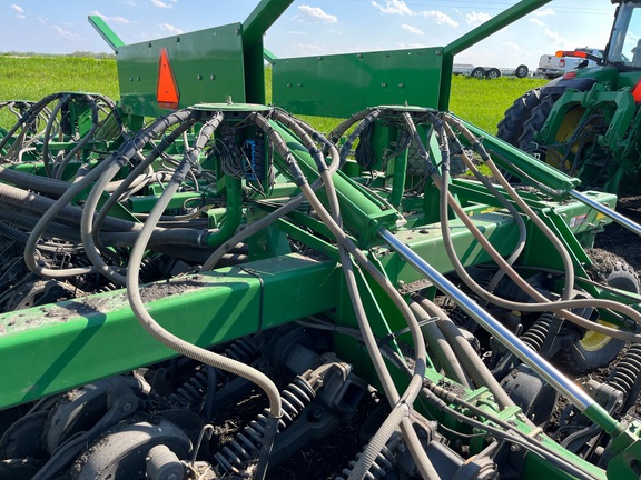 2006 John Deere 1890 Air Seeder