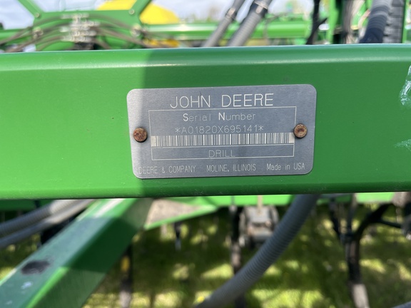 2001 John Deere 1820 Air Seeder