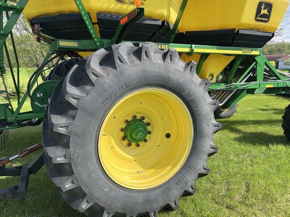 2001 John Deere 1820 Air Seeder