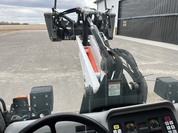 2017 Bobcat 5610 Tractor Compact