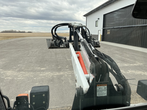 2017 Bobcat 5610 Tractor Compact