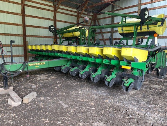 1998 John Deere 1750 Planter