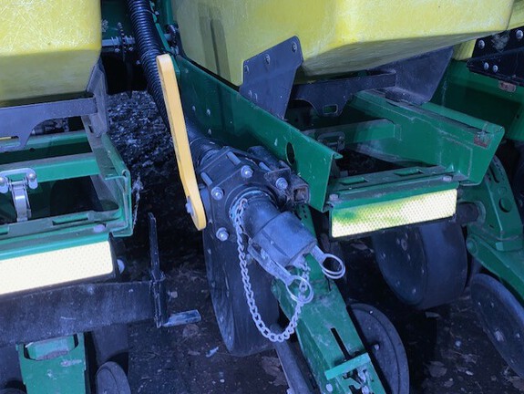 1998 John Deere 1750 Planter