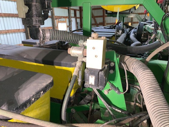 1998 John Deere 1750 Planter